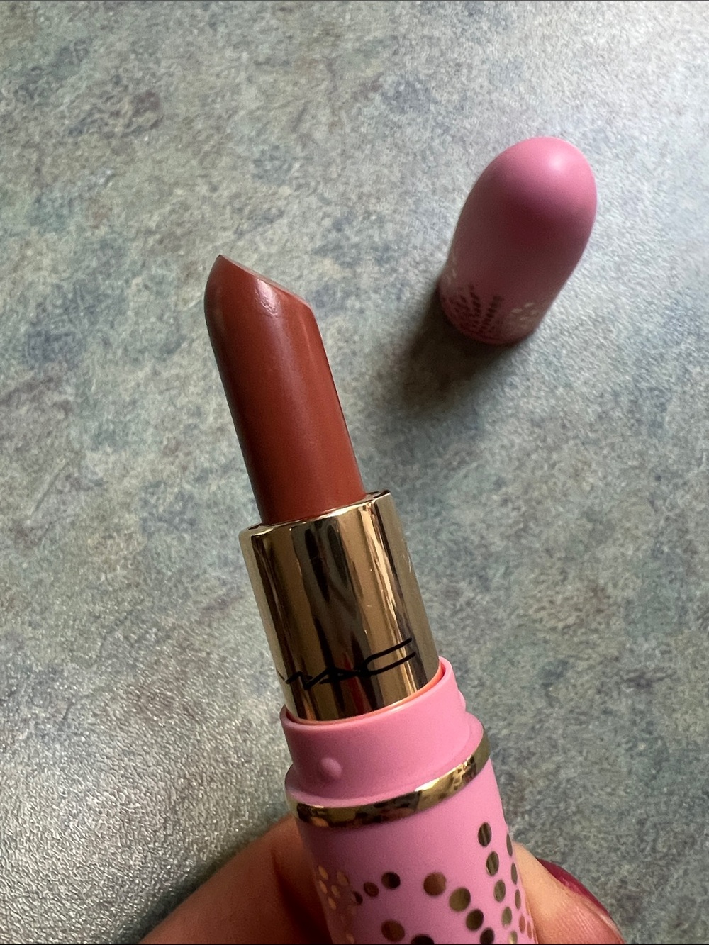 MAC Cosmetics Brown Lipstick in Pink & Gold case, travel miniature DULCE DE HOOR